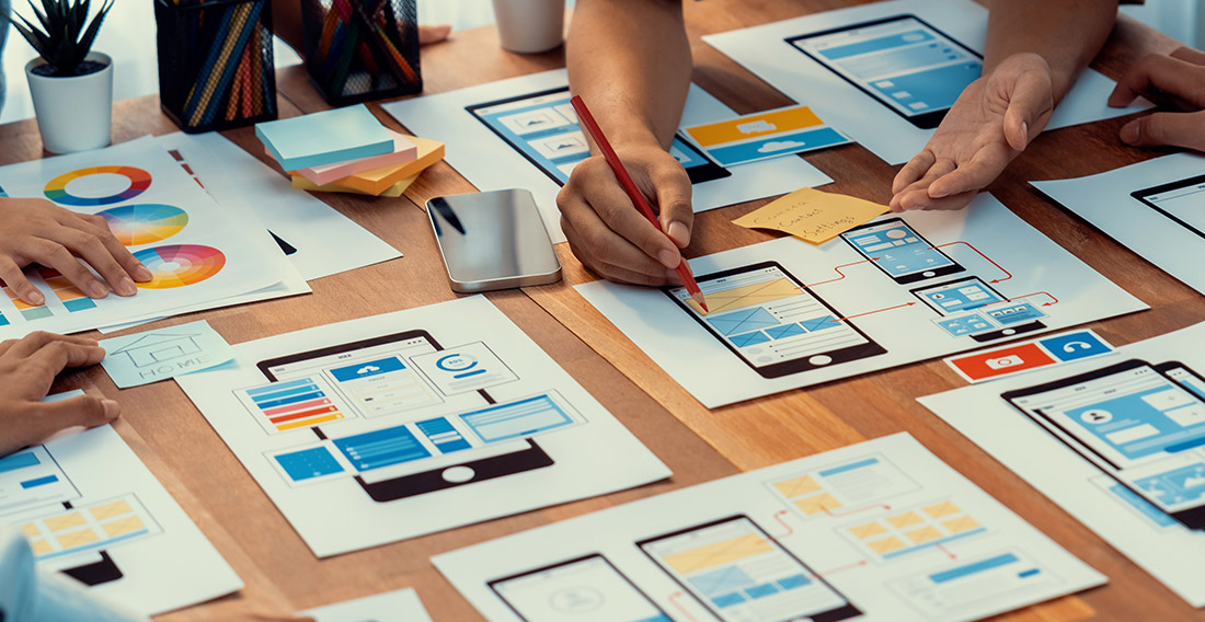 improving the mobile interface design though UX design in collaboration around a table